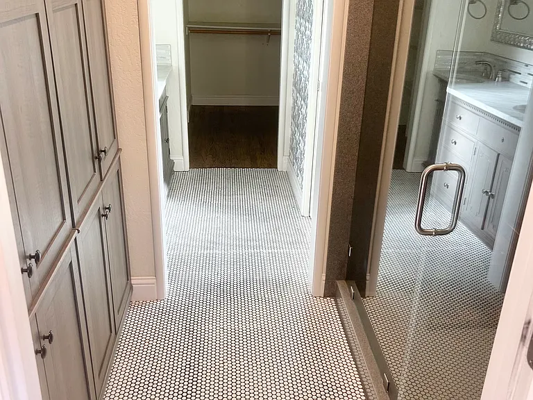 921 York St — Photo 22