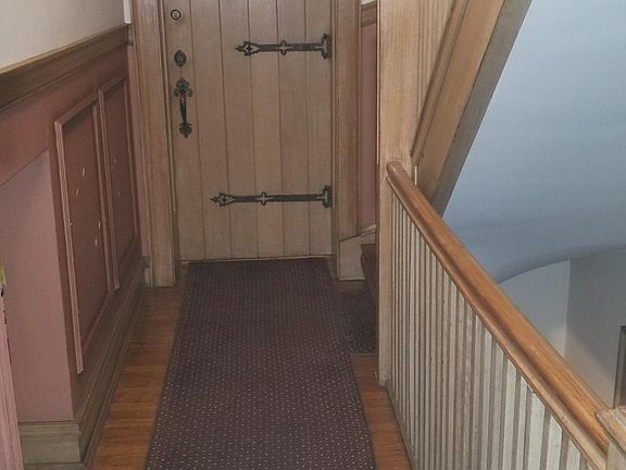 2nd image of 7515 N Winchester Ave #1W