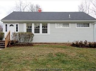 1114 Parrish Dr, Rockville, MD 20851