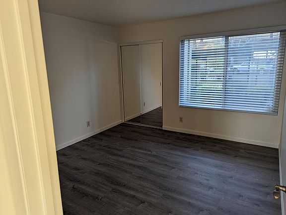 4th image of 355 Parkview Ter APT J3