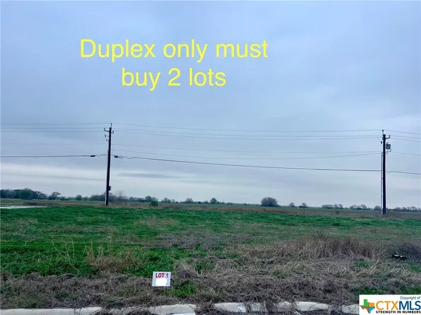 302 Cardinal Dr, Port Lavaca, TX 77979