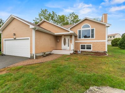 72 Ida Ln, Fall River, MA, 02720