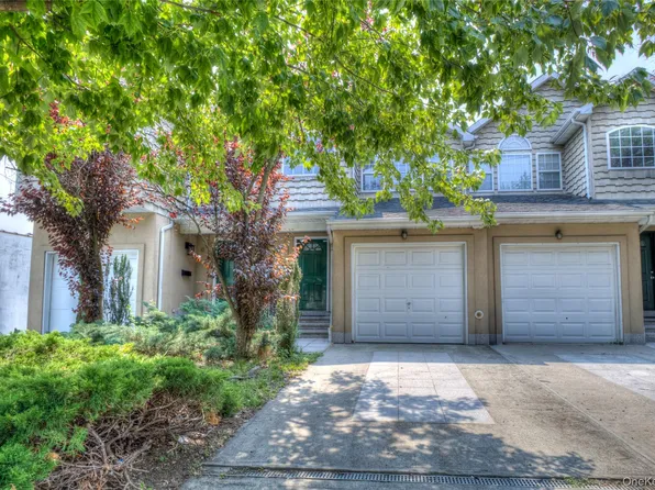 12 Yennicock Ave, Port Washington, NY 11050