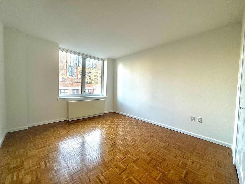 1st image of 350 W 43rd St APT 7G