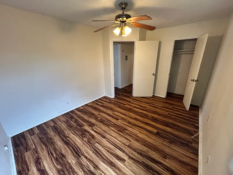 1329 Broadway #C — Photo 11