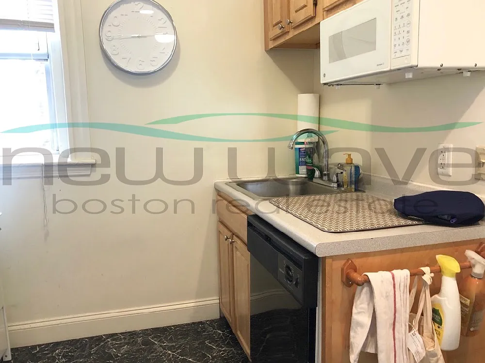 2 bed, 700 sqft, $3,800 — Photo 2