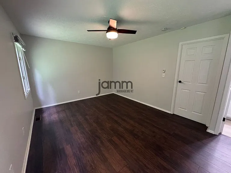 5250 Mills Creek Ln — Photo 20