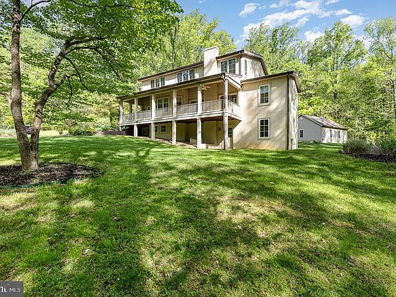 4th image of 121 Marlborough Point Rd