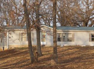 18985 Mesa Dr, Sedalia, MO 65301