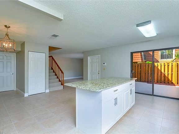 5th image of 1470 Park Shore Cir APT 3
