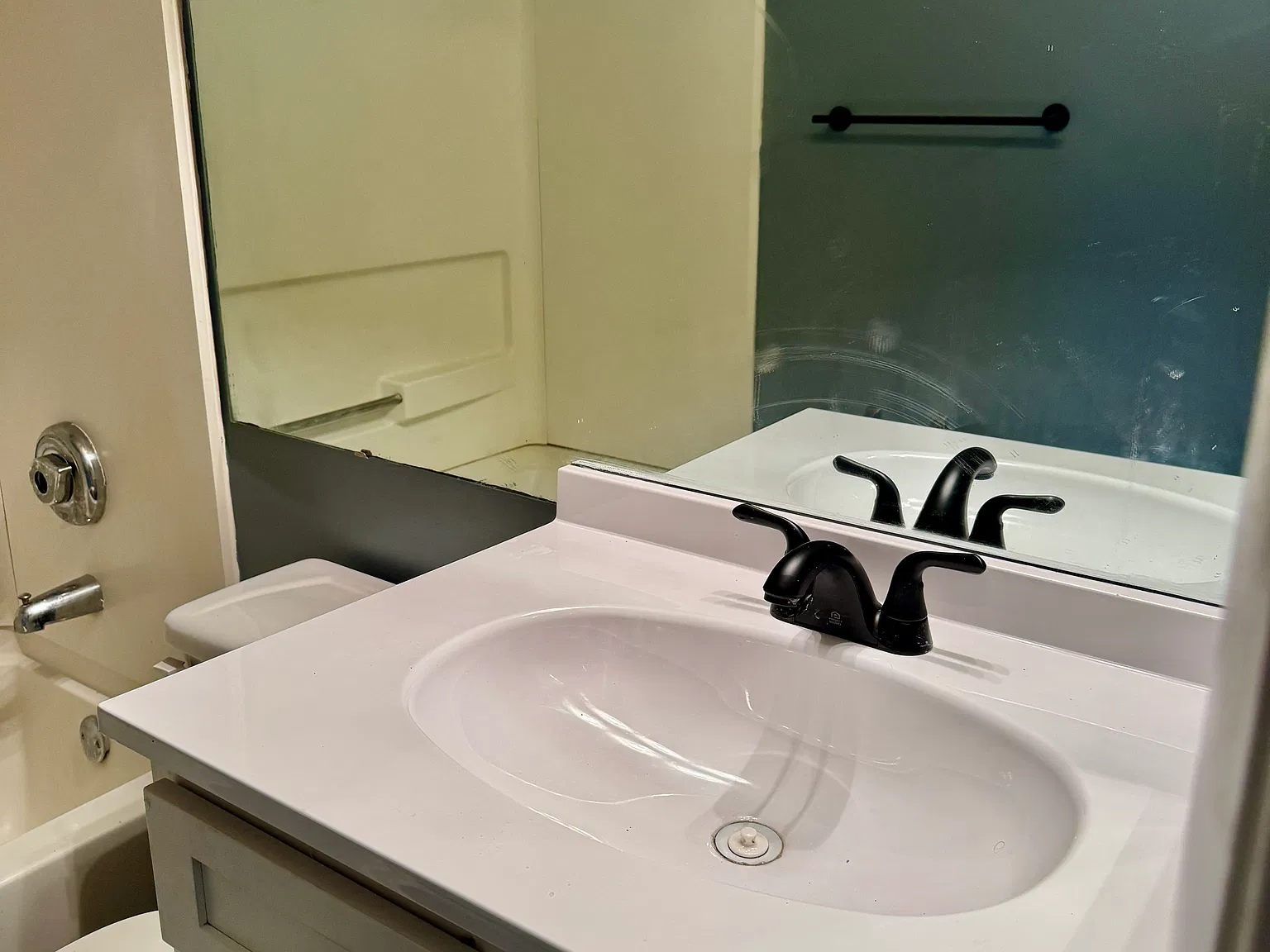 1 bed, 1219 sqft, $725 — Photo 4
