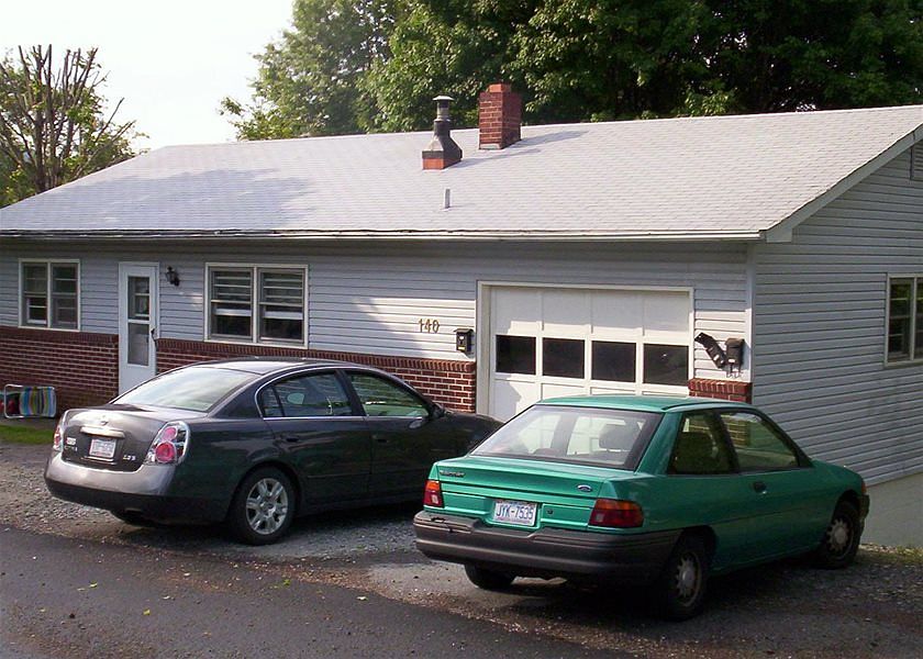 2nd image of 140 Cole St APT C