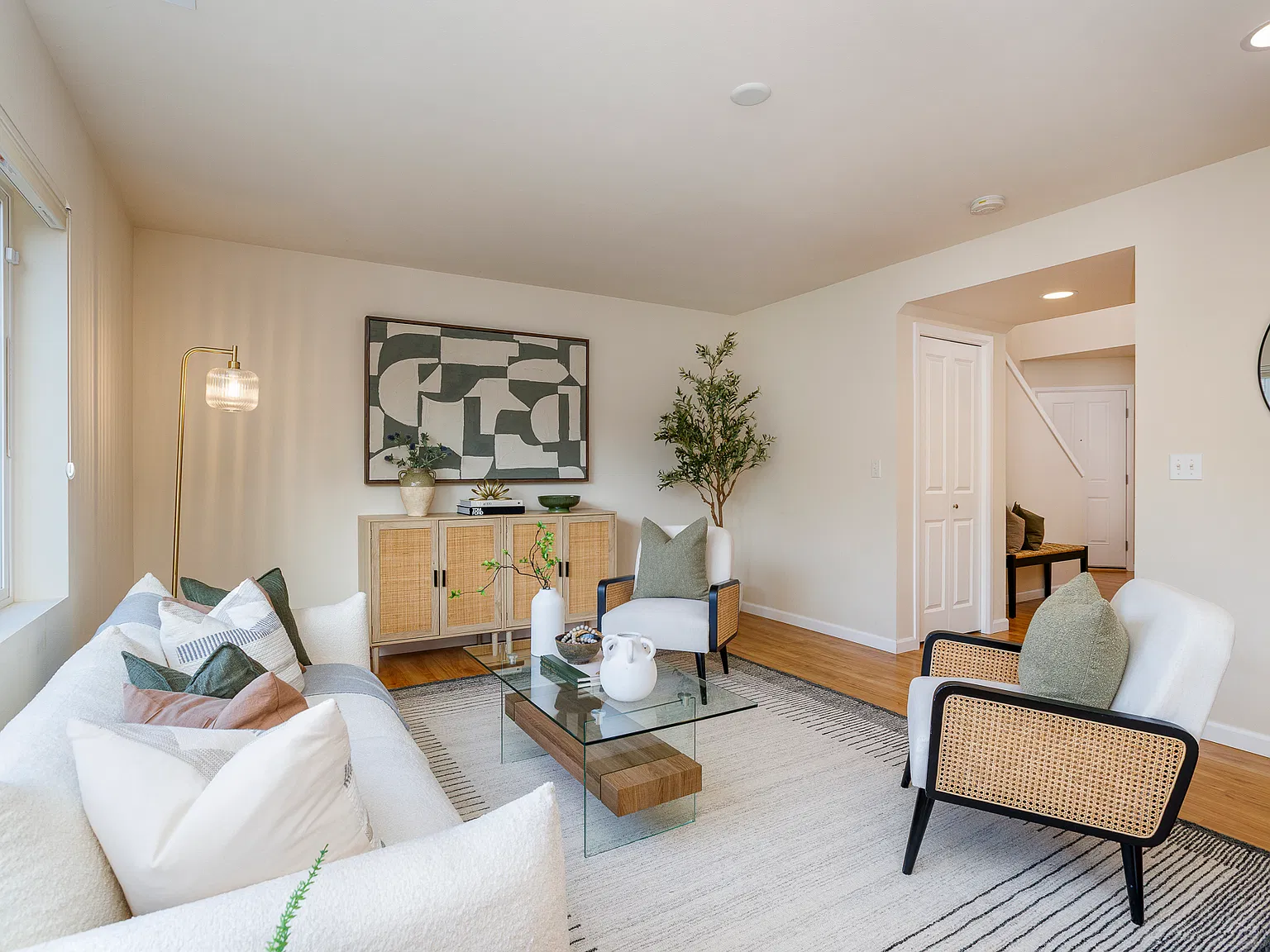 4 bed, 1807 sqft, $3,099 — Photo 3