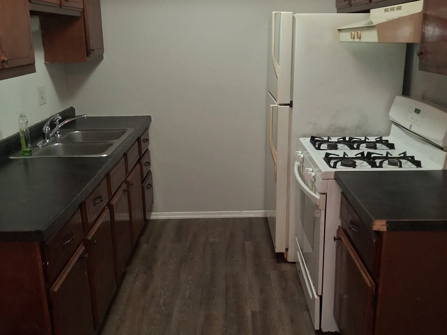2008 Redwood Dr — Photo 2