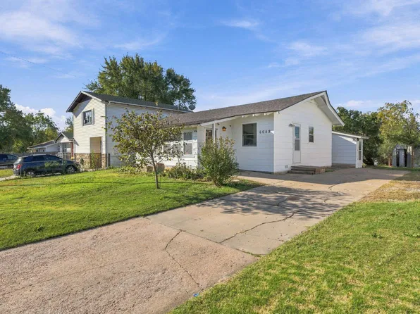 6649 N Randall Dr, Wichita, KS 67219