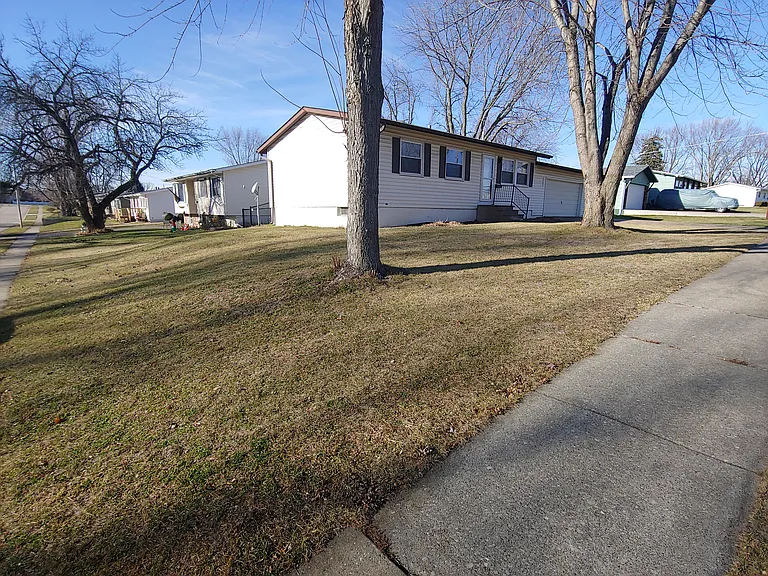 4080 Boston Dr — Photo 3