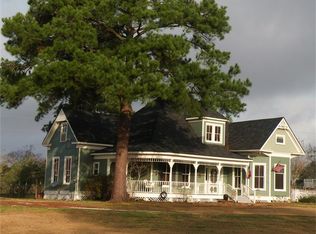 1120 S Masonic St, Bellville, TX 77418