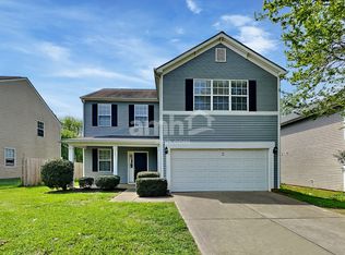 1205 Jordans Pond Ln, Charlotte, NC 28214