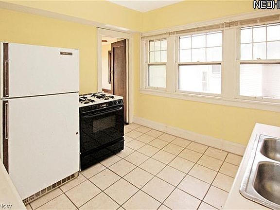 5th image of 9422-9424 Clinton Ave