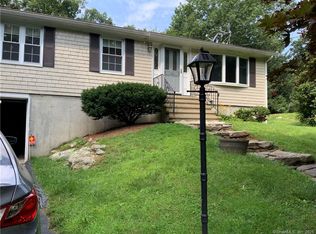 16 Joval St, East Lyme, CT 06333