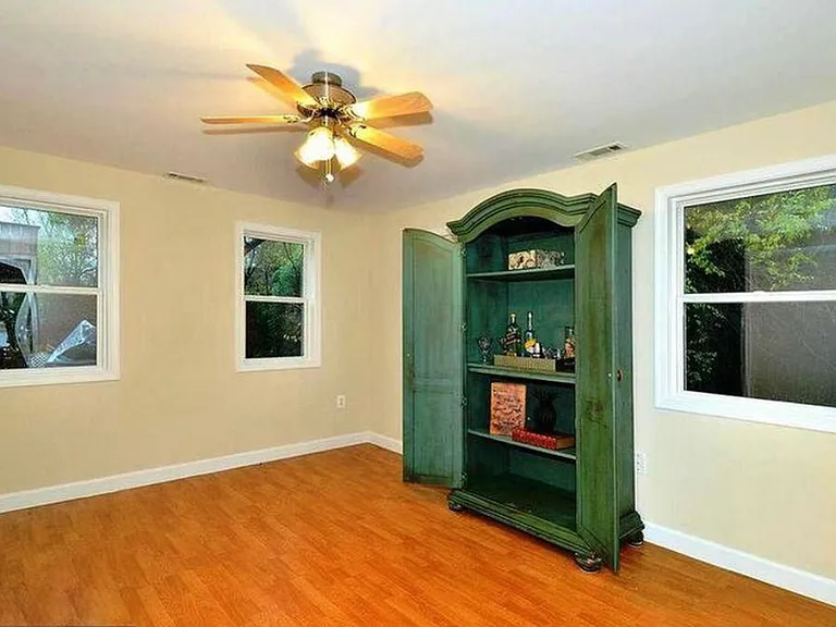 3518 Nimitz Rd — Photo 10