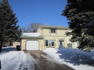 10869 Eagle St NW, Coon Rapids, MN 55433