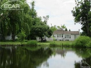 9419 Ruby St, Holly, MI 48442