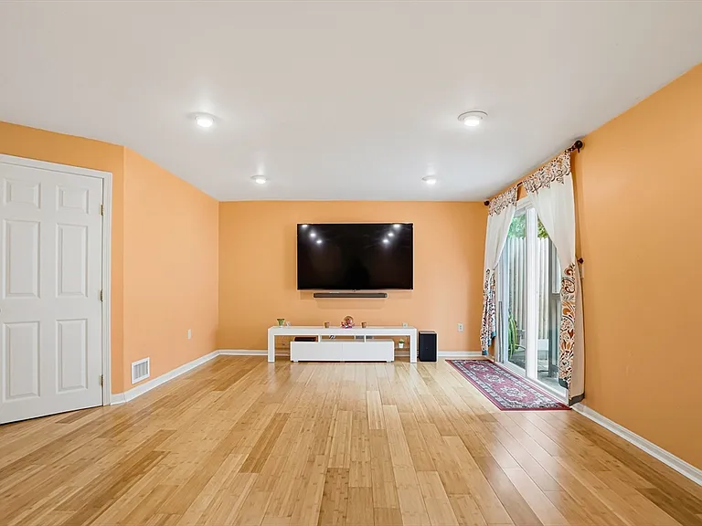 237 South St #6 — Photo 33