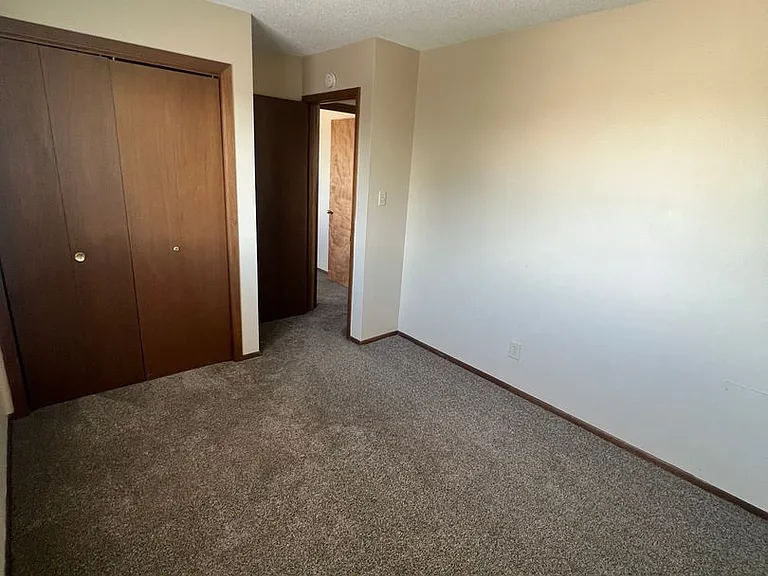 Cedarcrest — Photo 10