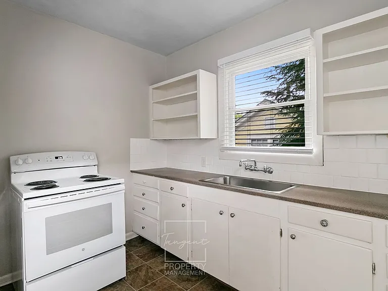 Pl T Madison & 23rd Duplex (Ddl-002-B) — Photo 8