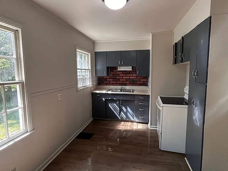 4500 Plaza Dr — Photo 3