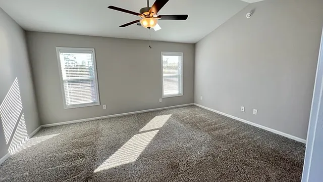 228 Patriot Dr — Photo 17