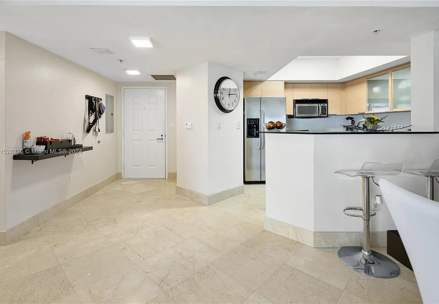3 bed, 2.5 bath, 1715 sqft, $5,250 — Photo 4