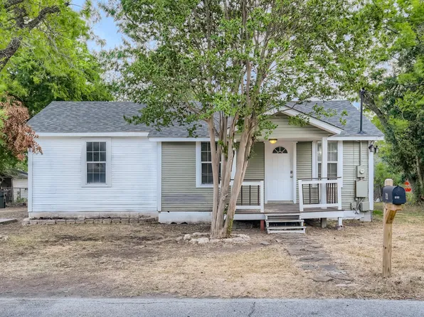 721 E Pine St, Seguin, TX 78155
