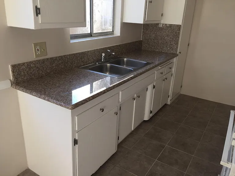 8422 Amigo Ave — Photo 2