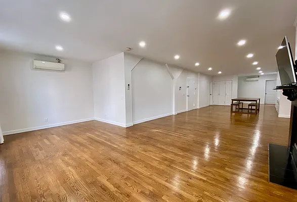 Rented by Compass | media 14