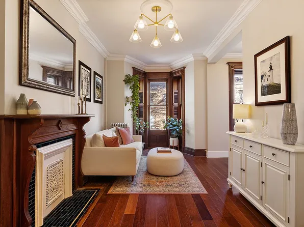 822 President St APT 3, Brooklyn, NY 11215