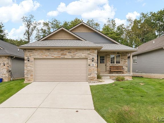 2nd image of 830 War Bonnet Dr
