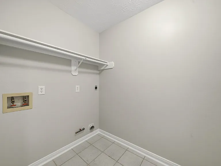 1735 Berkoff Dr — Photo 14