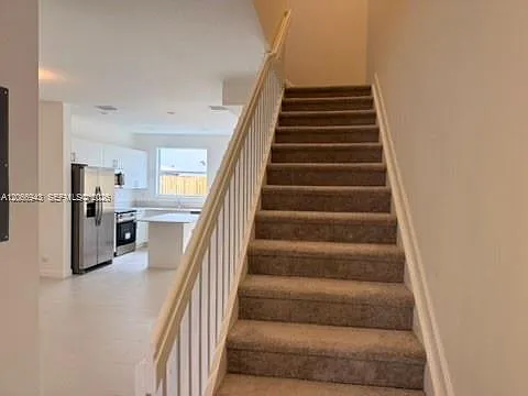 3 bed, $2,580 — Photo 3