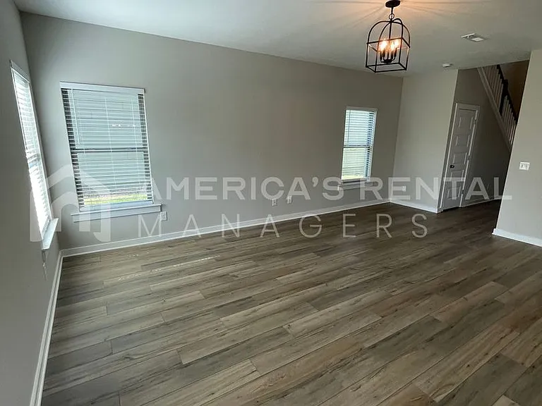 2141 Ellsworth Loop Rd — Photo 5
