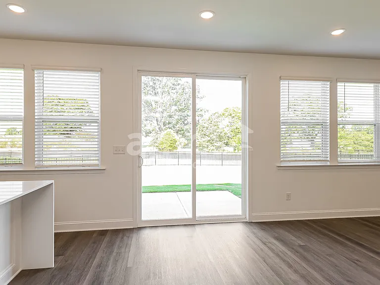 4044 Williams Road Ext — Photo 5