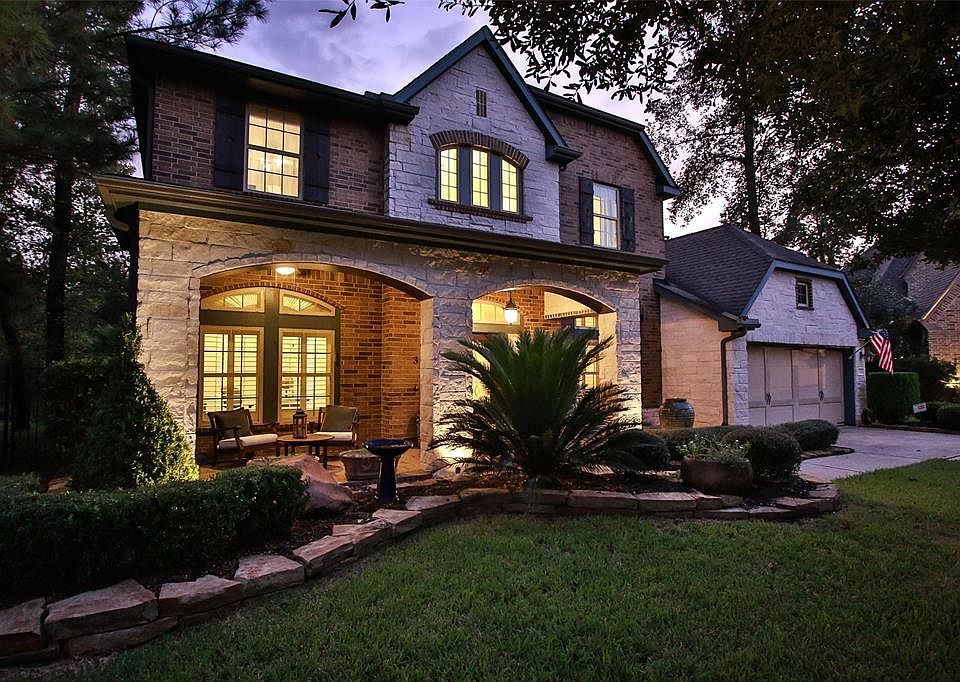 Woodlands beauty! Gorgeous 4 bedroom, 3.5 bath, 3 car garage backs to a private wooded greenbelt.