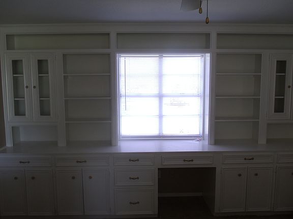 2nd image of 120 Mesquite Cir