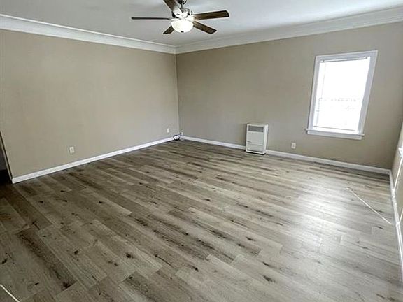 5th image of 1058-1064 N Chestnut Ave #1058