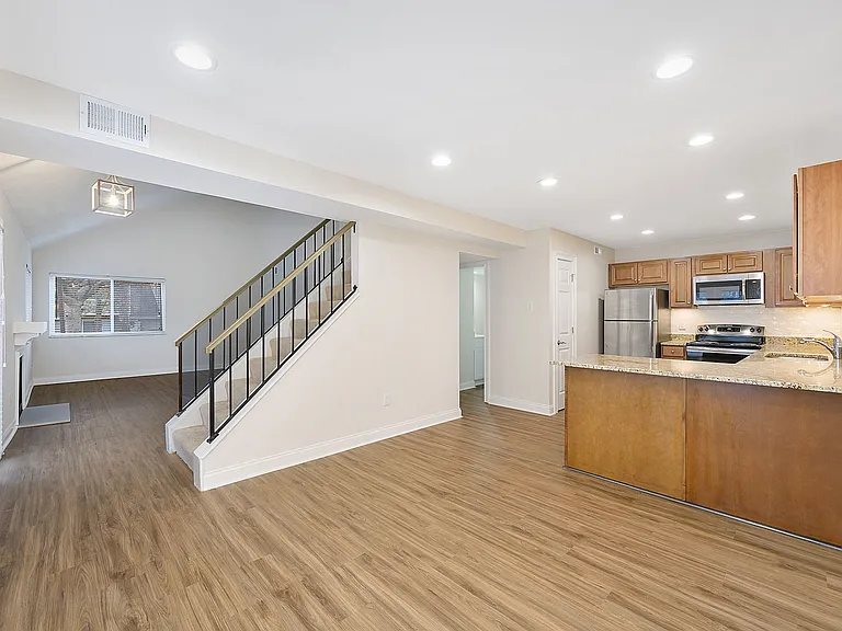 Harpers Point Apartments* — Photo 93