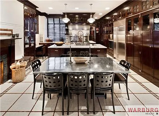 Sold by Warburg | media 1