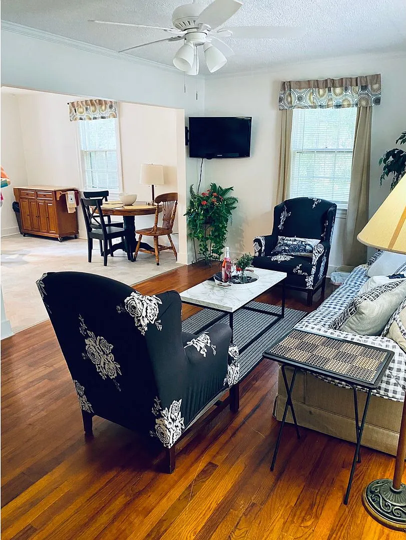 Charming Summerville Rental in a Convenient Location! — Photo 2