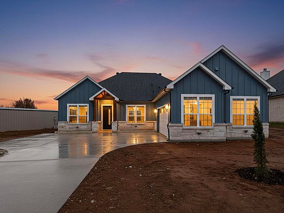 2nd image of 339 Cross Tie Ranch Rd