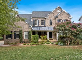 9601 Blakeney Heath Rd, Charlotte, NC 28277